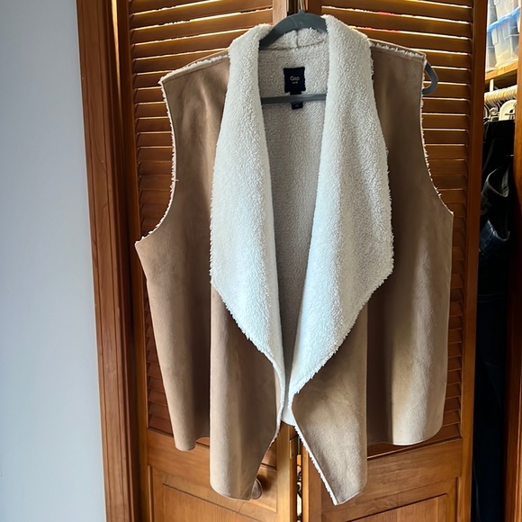 GAP Jackets & Blazers - Gap suede like vest